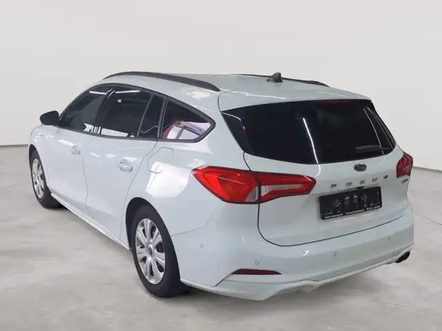 Ford Focus view 5