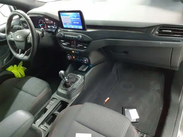 Ford Focus view 9