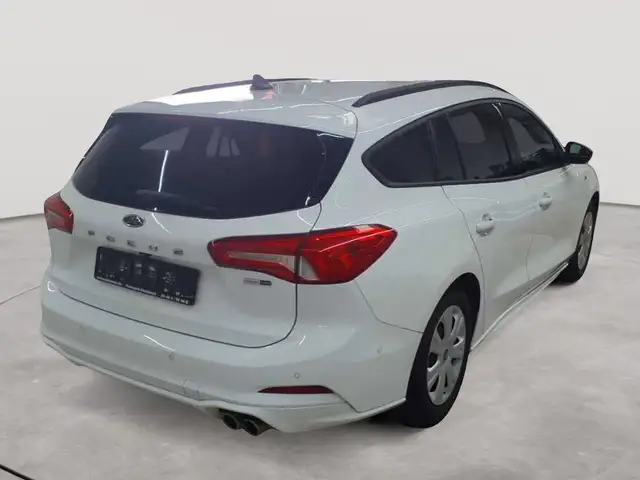 Ford Focus view 4