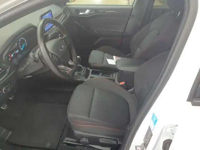 Ford Focus view 7