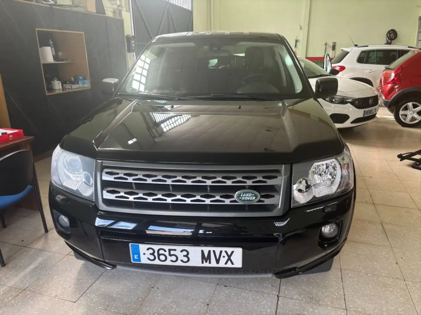 Land Rover Freelander 2.2eD4 E 4x2 Negro - 1