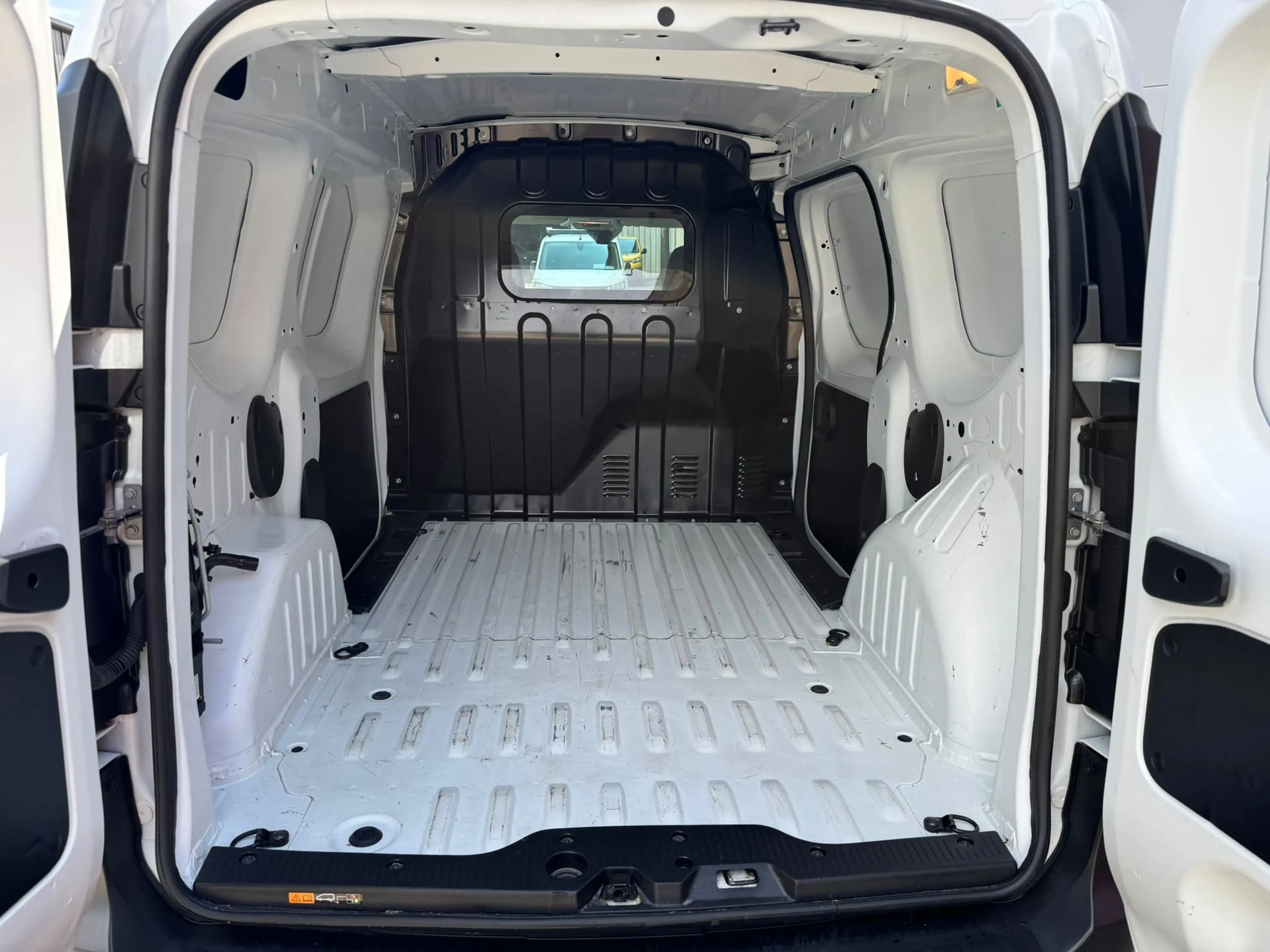 Renault Express CONFORT Cruise Control/ Phares Auto/ Volant Multi — photo 8