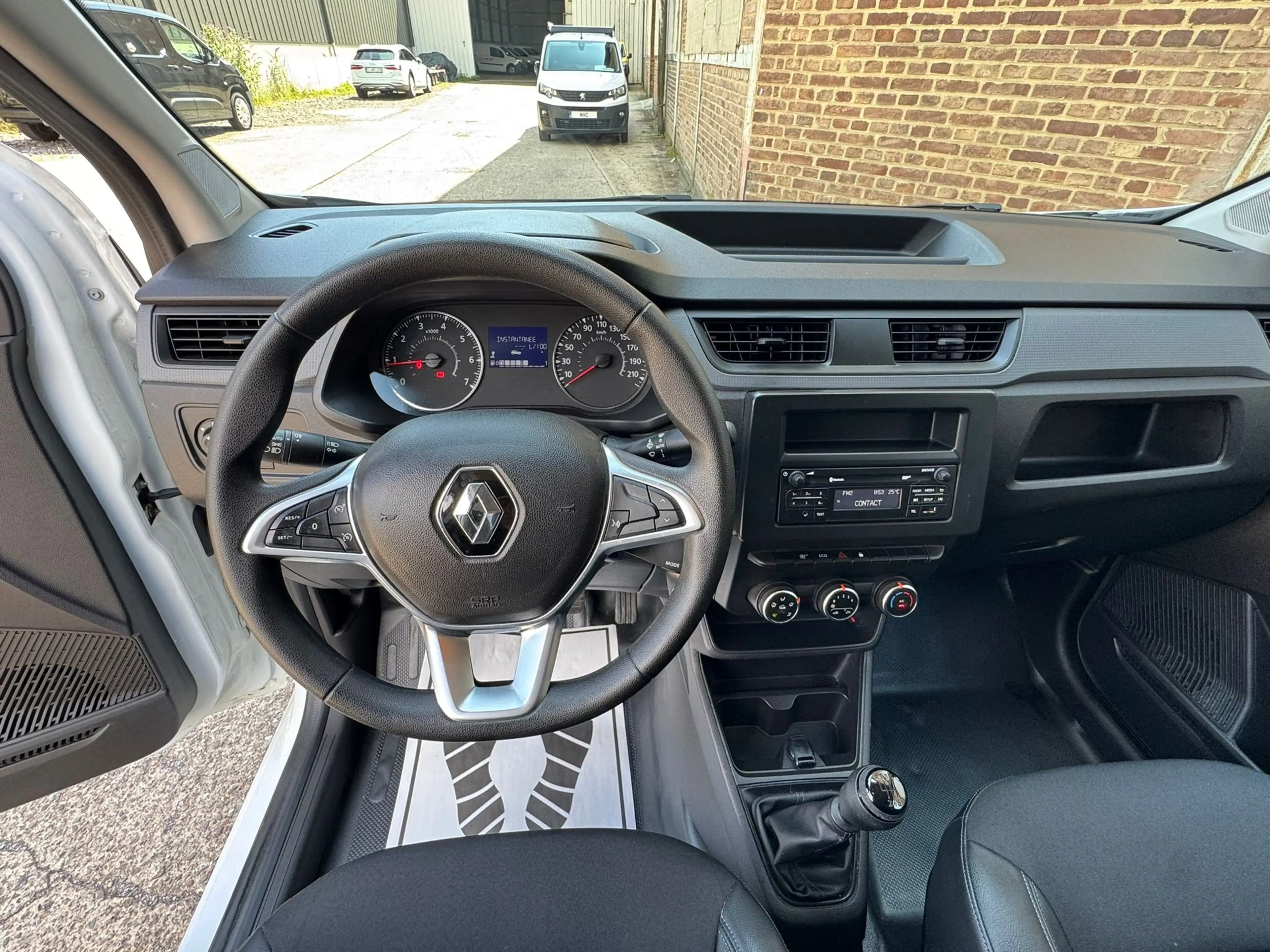 Renault Express CONFORT Cruise Control/ Phares Auto/ Volant Multi — photo 13
