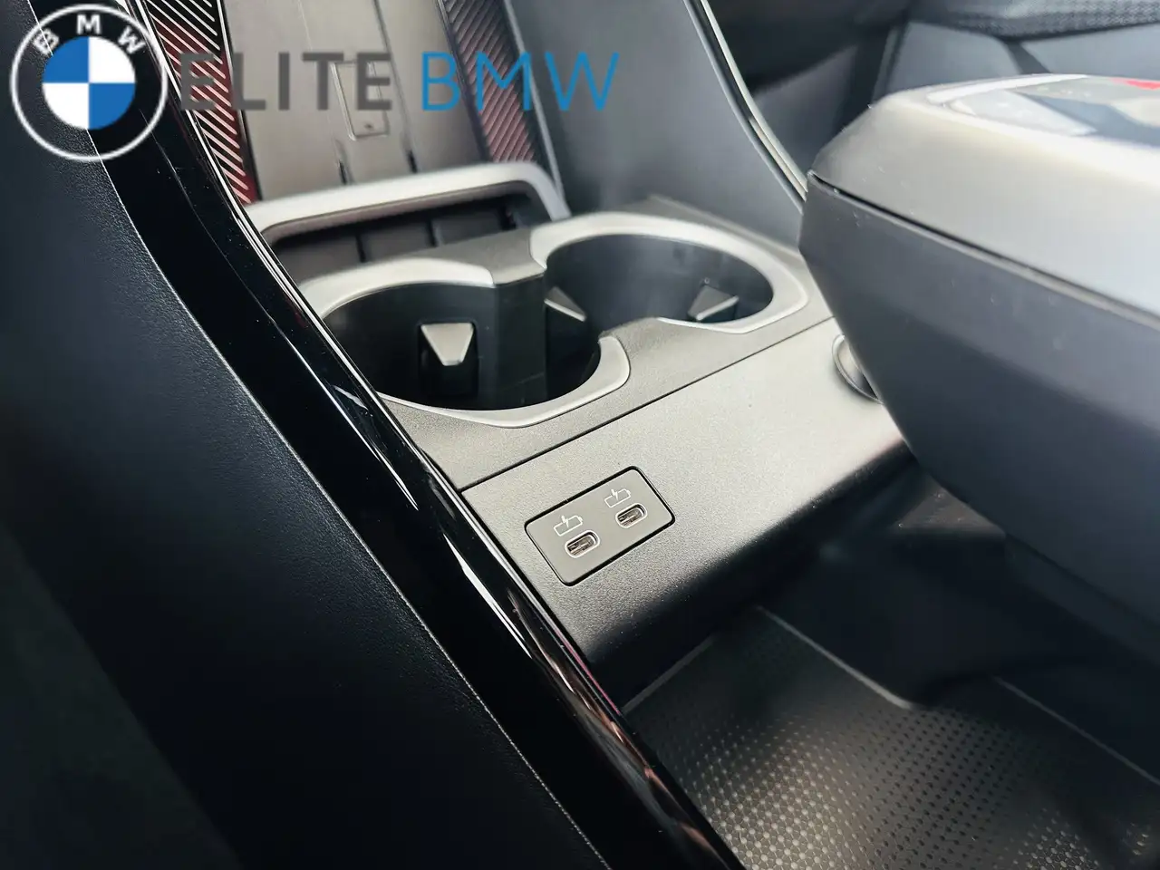 BMW X1 снимка BMW X1