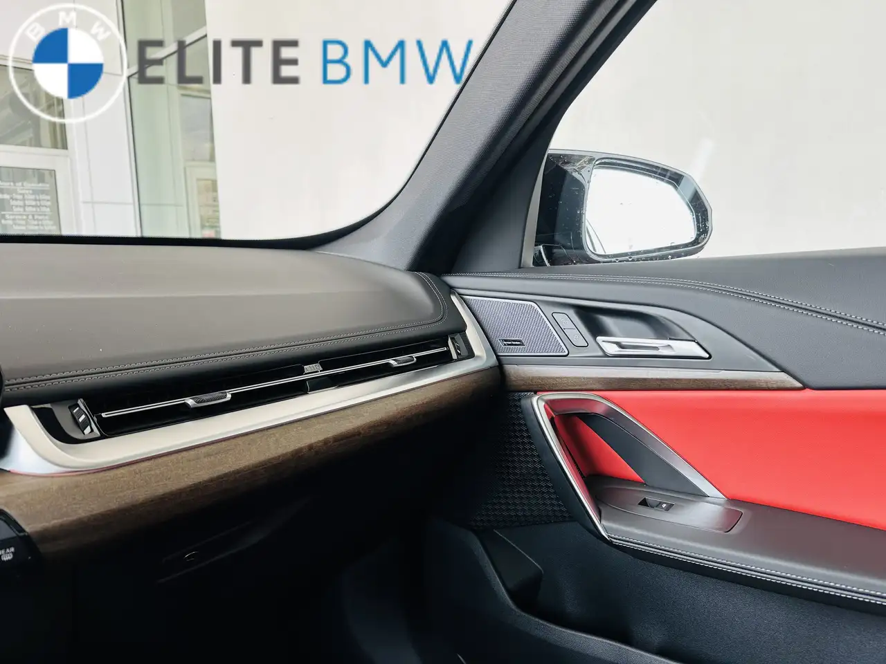 BMW X1 снимка BMW X1