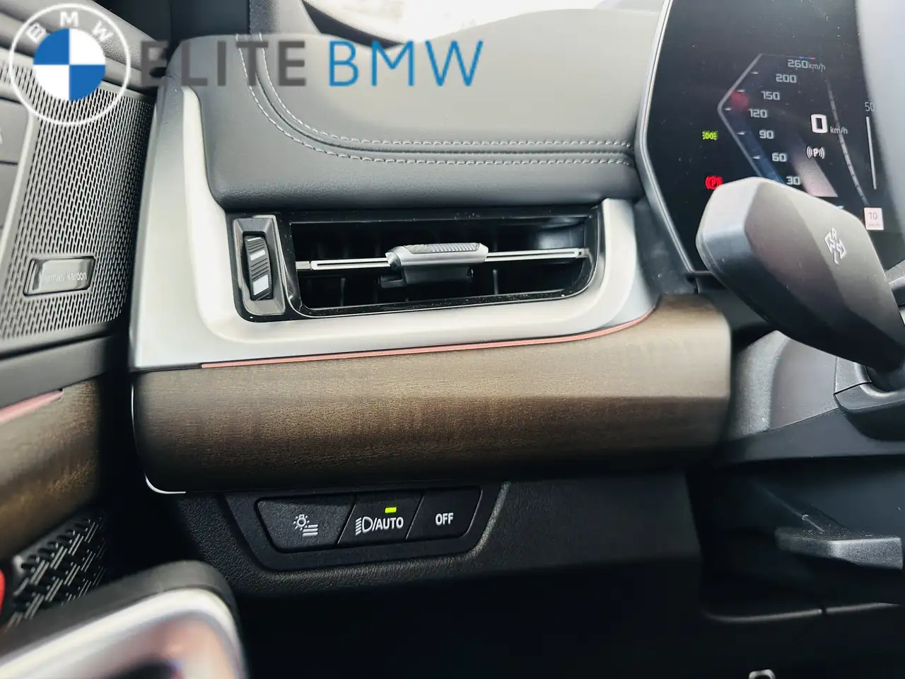 BMW X1 снимка BMW X1