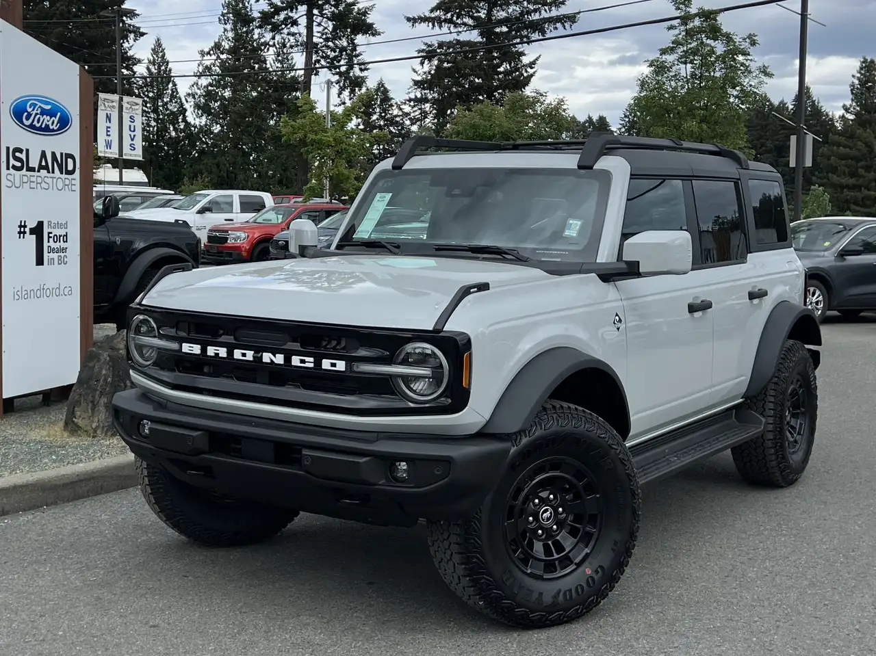 Ford Bronco photo Ford Bronco