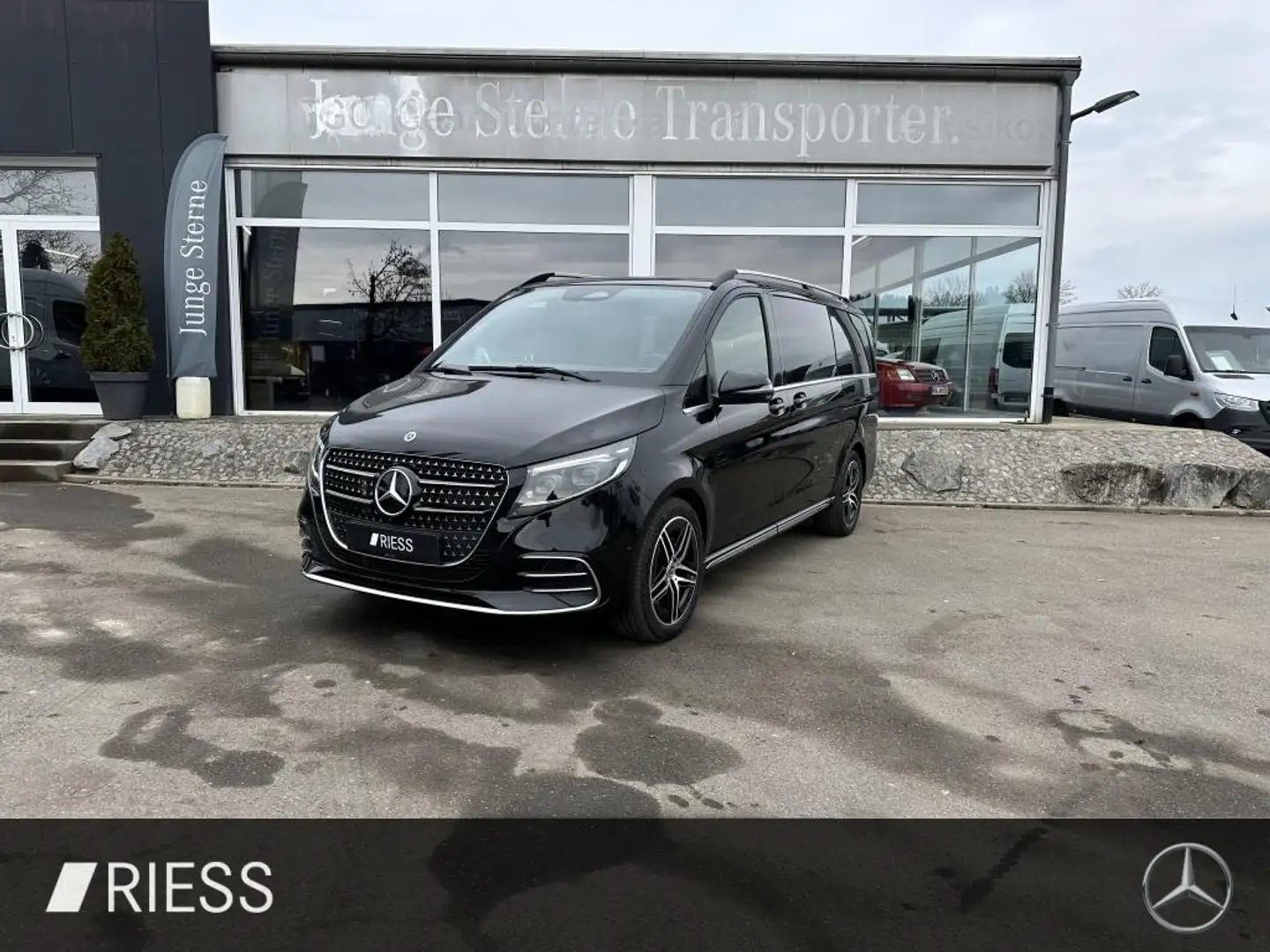 Mercedes-Benz V 300 d  AMG,ALLRAD,AIRMATIC,STANDHEIZUNG,LED Schwarz - 2