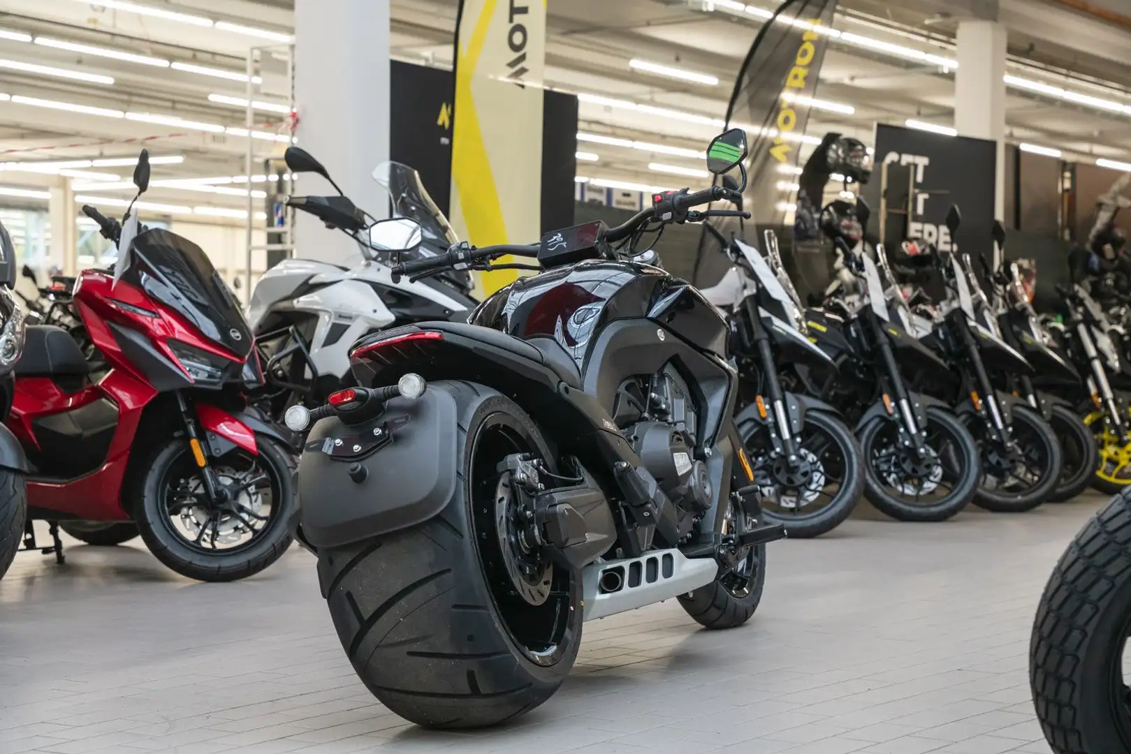 Benda LFC 700 Pro ABS, sofort lieferbar, Lieferservice Negro - 2