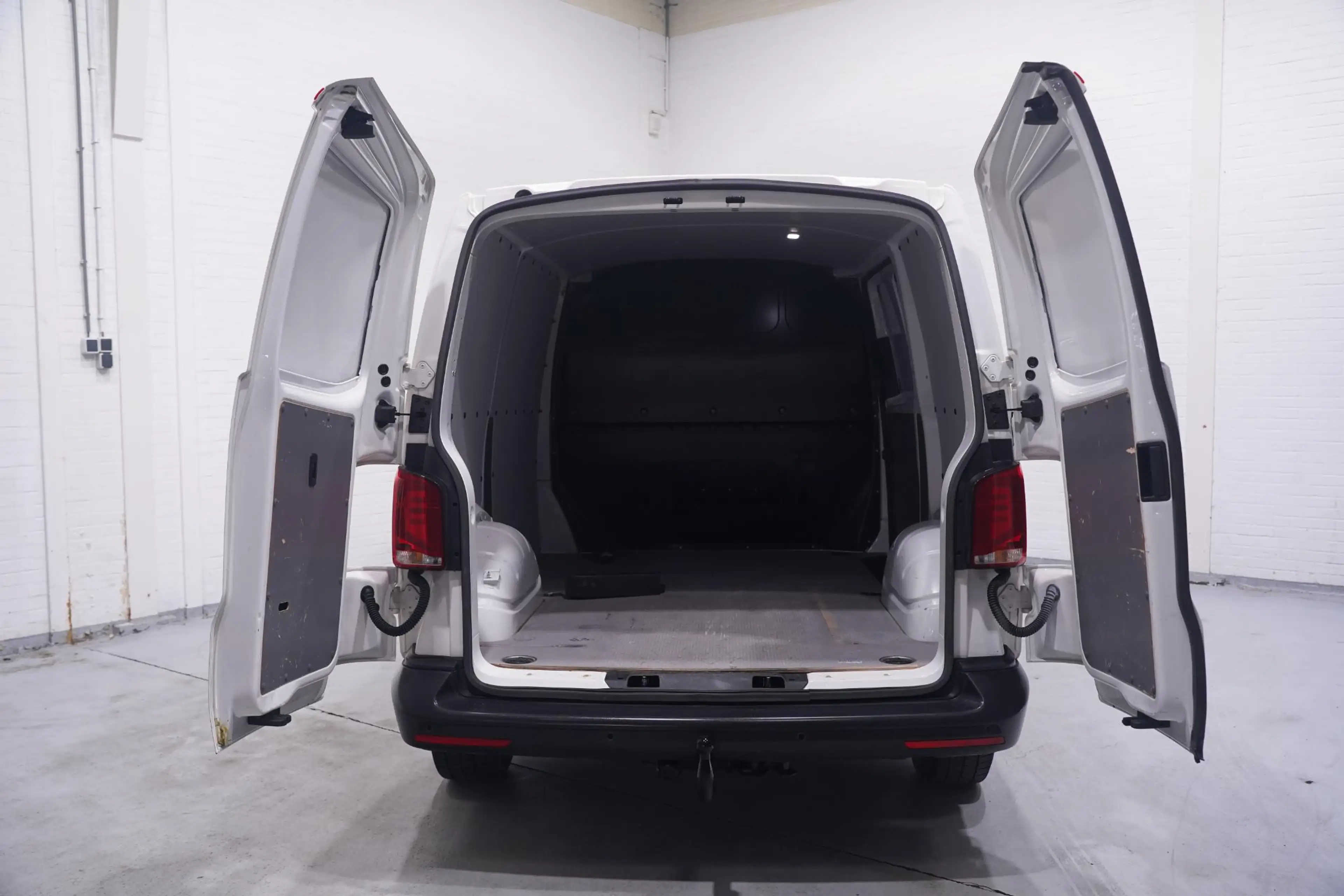 Volkswagen T6.1 Transporter 2.0 TDI 110 pk L1H1 Airco, Camera Apple Carplay, L — photo 12