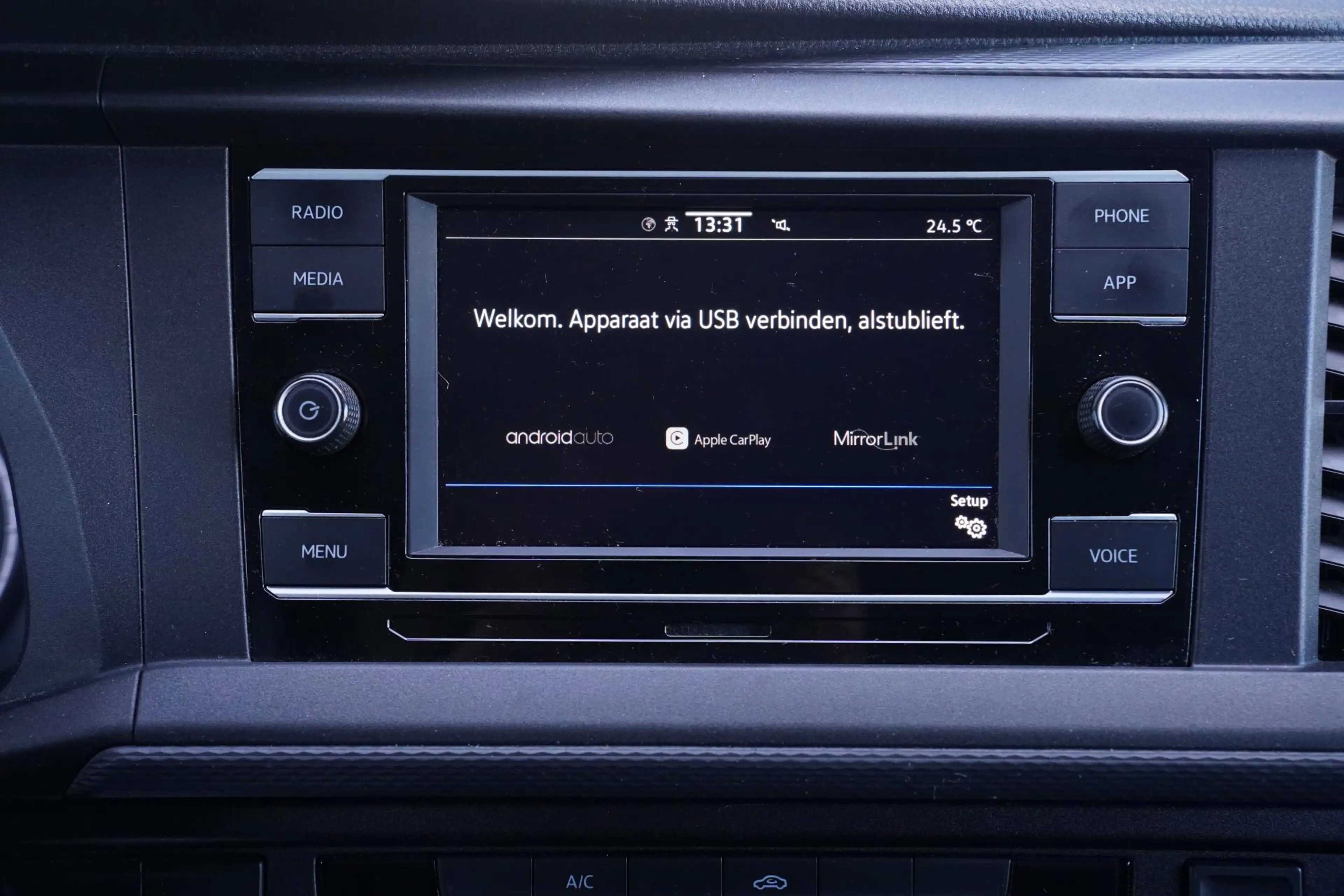 Volkswagen T6.1 Transporter 2.0 TDI 110 pk L1H1 Airco, Camera Apple Carplay, L — photo 30