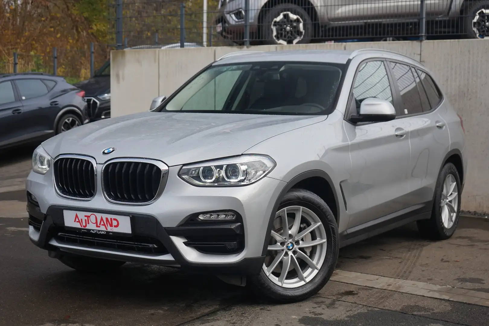 BMW X3 xDrive 30d LED Navi AHK Tempomat Sitzheizung Gris - 2
