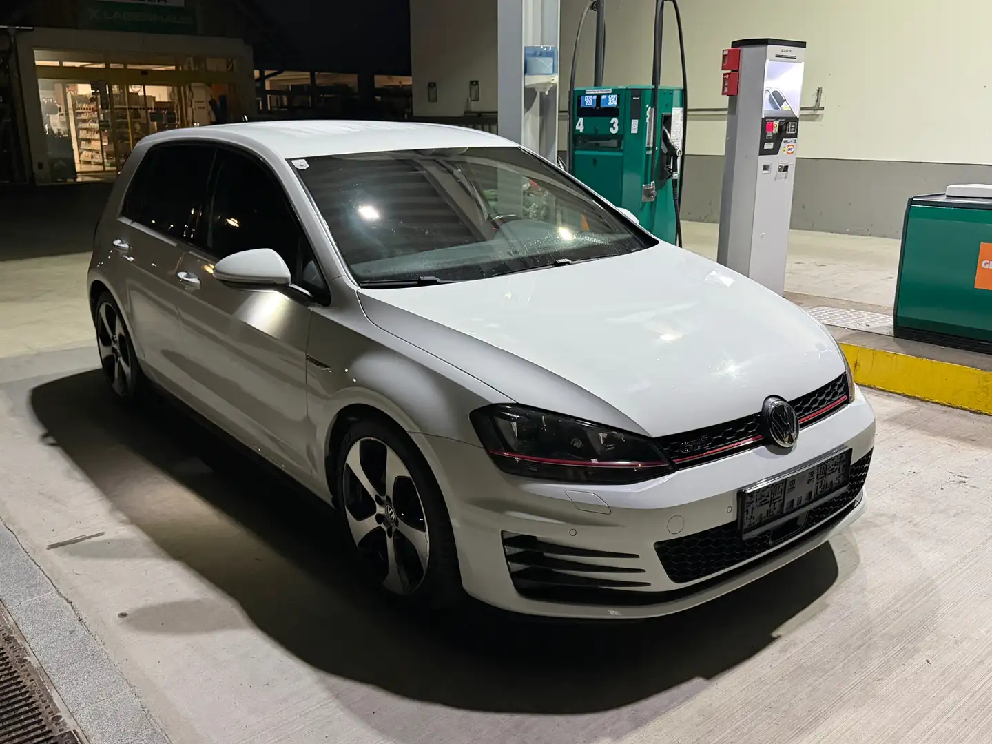 Volkswagen Golf GTI Golf GTI 2,0 TSI DSG GTI Weiß - 2