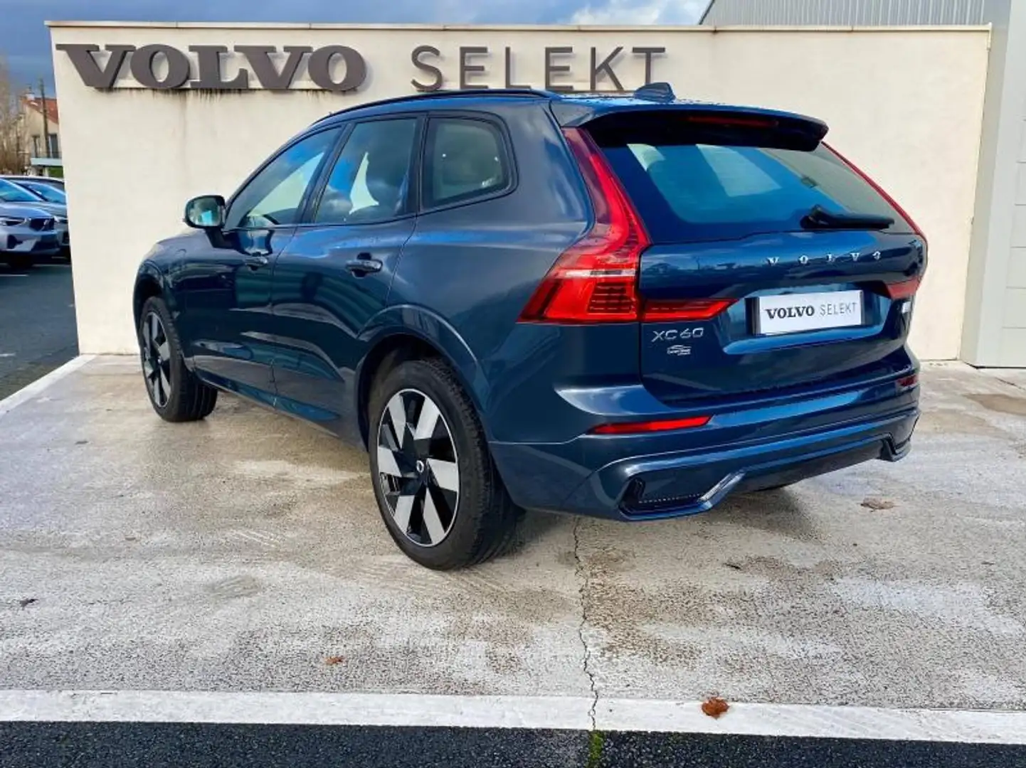 Volvo XC60 T6 AWD 253 + 145ch Utimate Style Dark Geartronic Bleu - 2