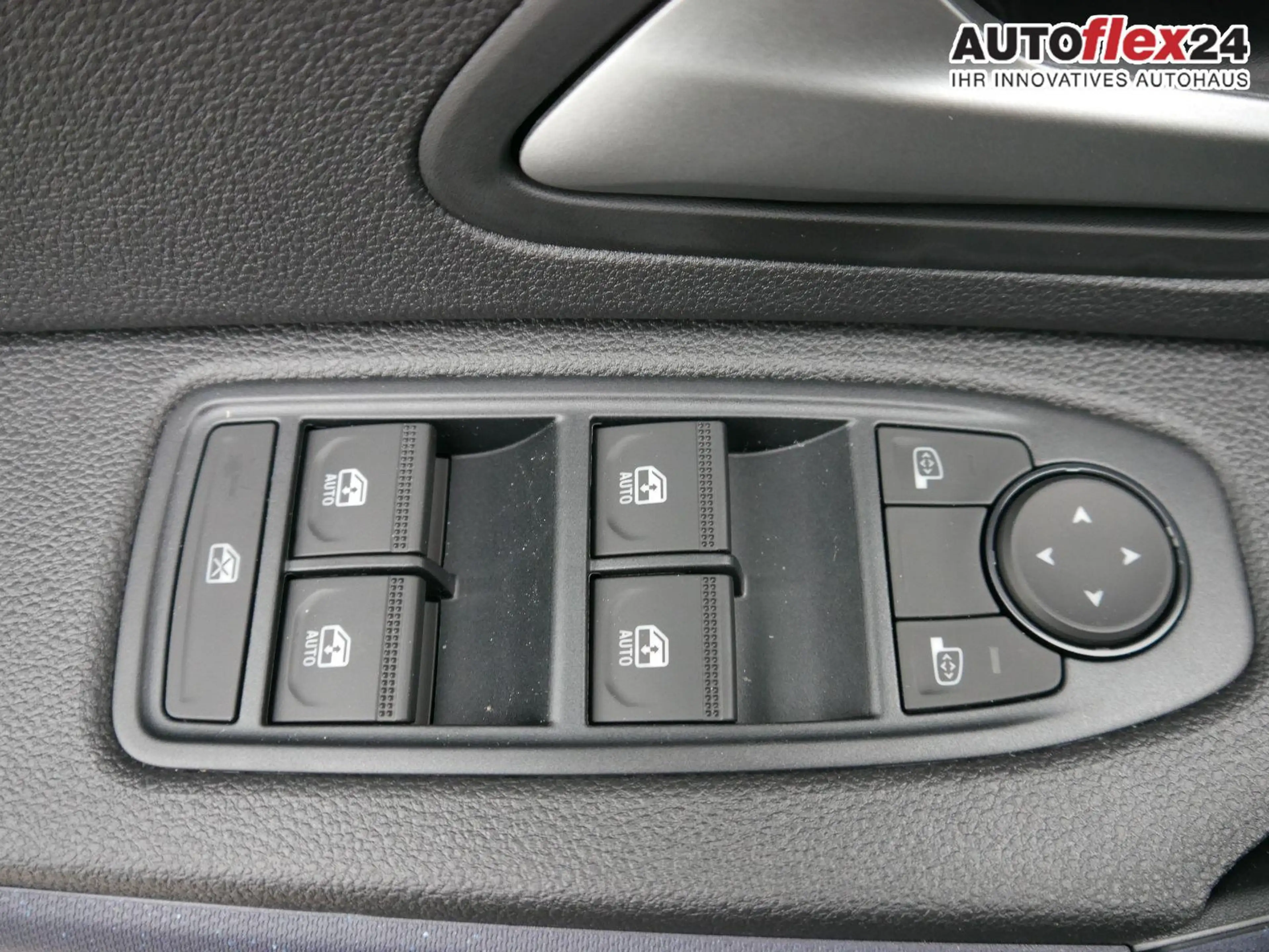 Dacia Duster Expression 3 TCe 4x2*NAVI-ÜBER-SMARTLINK*AHK*PD... — photo 9