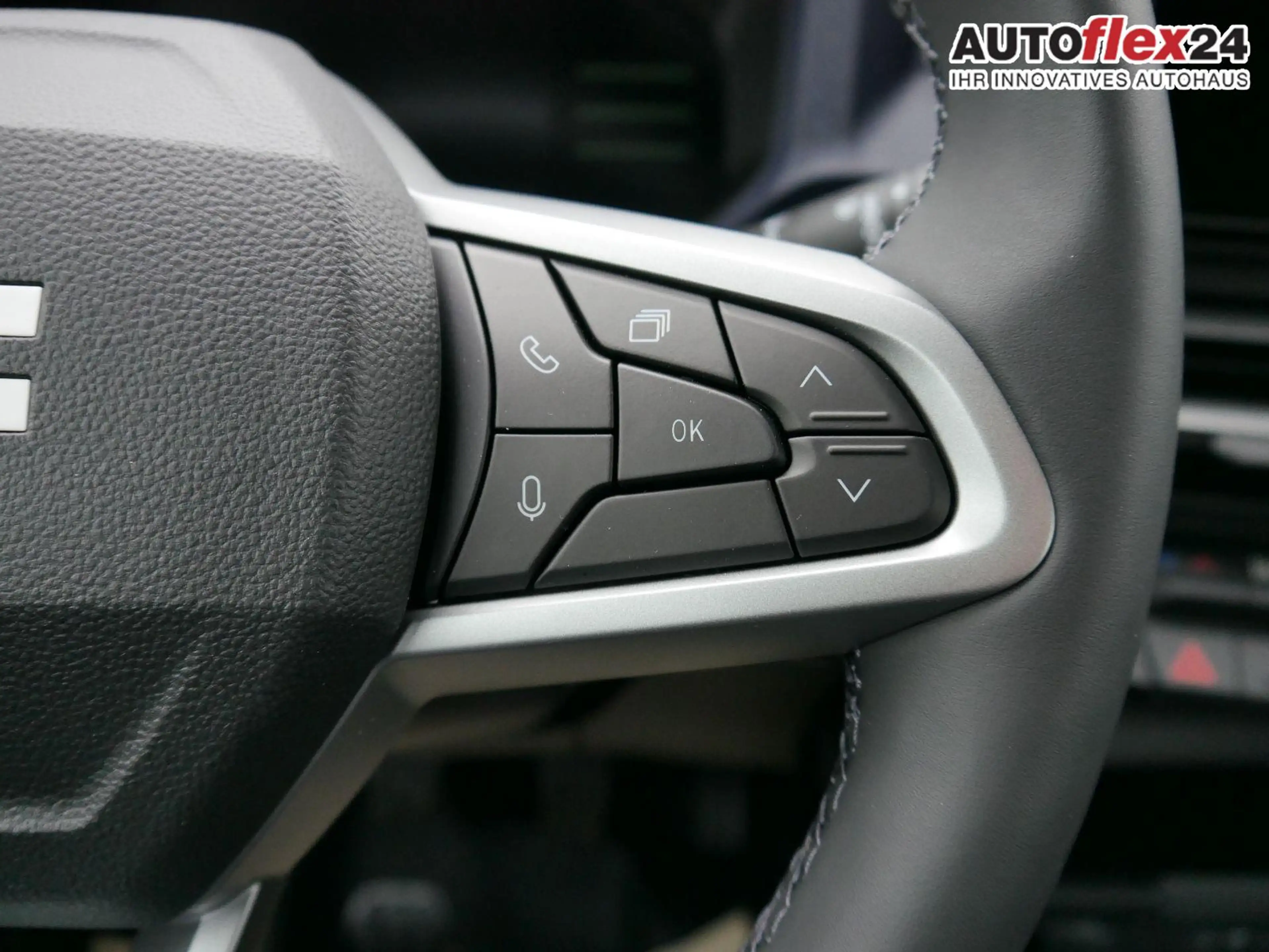 Dacia Duster Expression 3 TCe 4x2*NAVI-ÜBER-SMARTLINK*AHK*PD... — photo 13