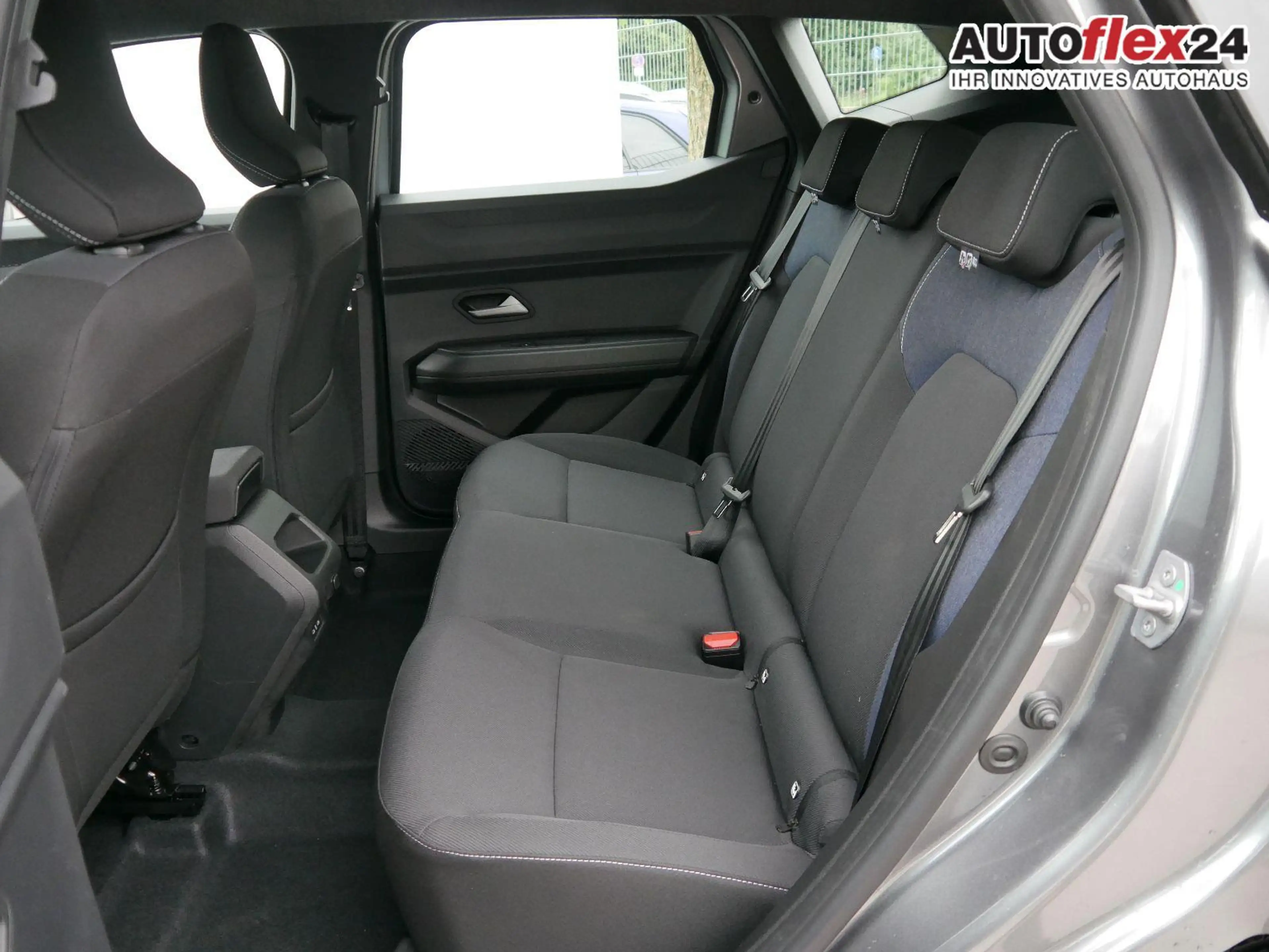 Dacia Duster Expression 3 TCe 4x2*NAVI-ÜBER-SMARTLINK*AHK*PD... — photo 7