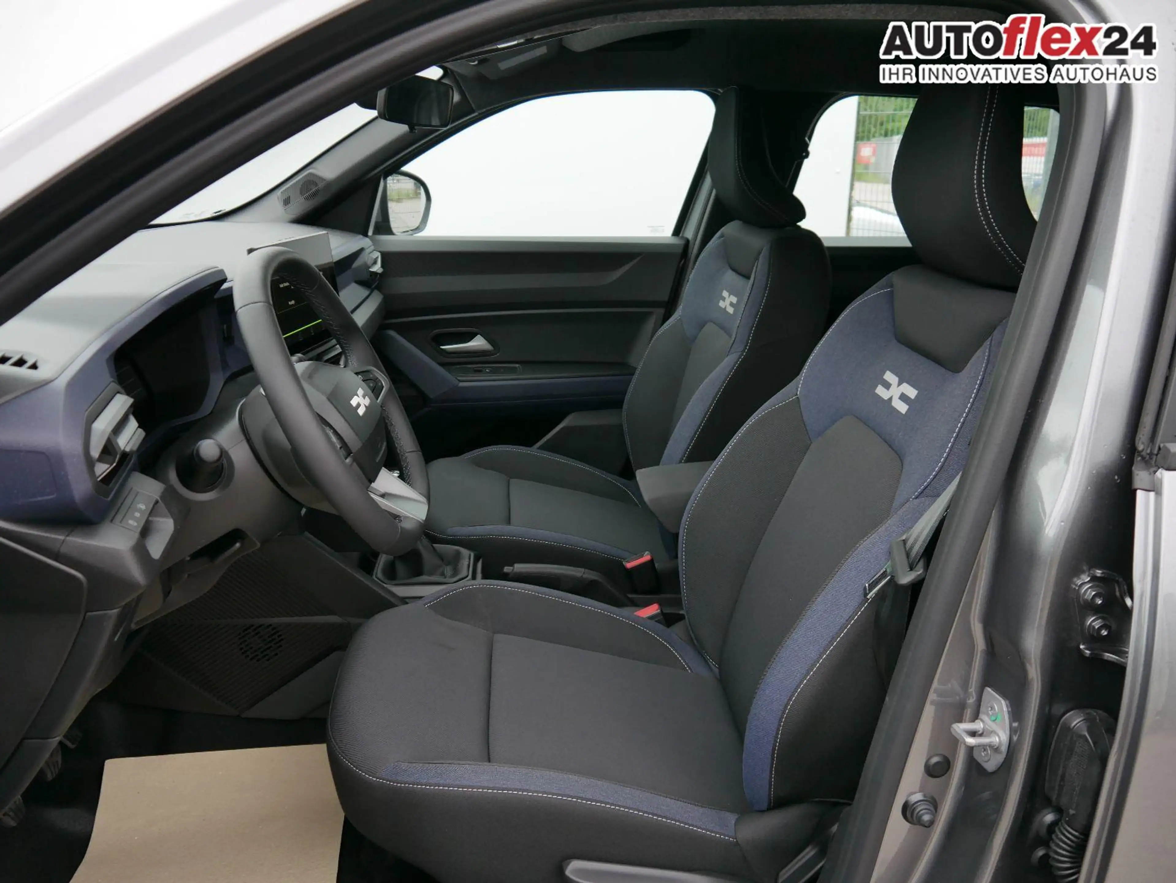Dacia Duster Expression 3 TCe 4x2*NAVI-ÜBER-SMARTLINK*AHK*PD... — photo 8