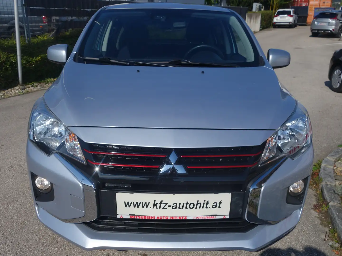 Mitsubishi Space Star 1,2 MIVEC Invite ***AUTOMATIK/1.Besitz*** Silber - 2