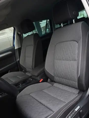 Volkswagen Passat view 12