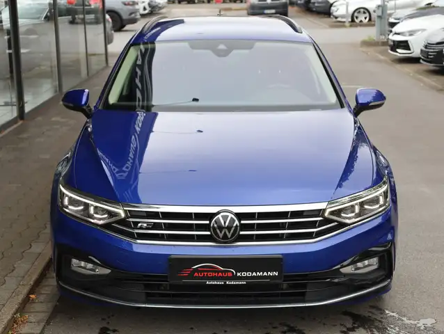 Volkswagen Passat view 2