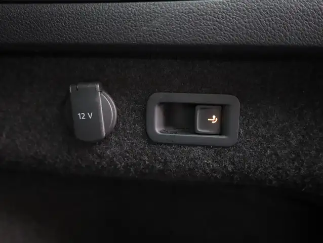 Volkswagen Passat view 14