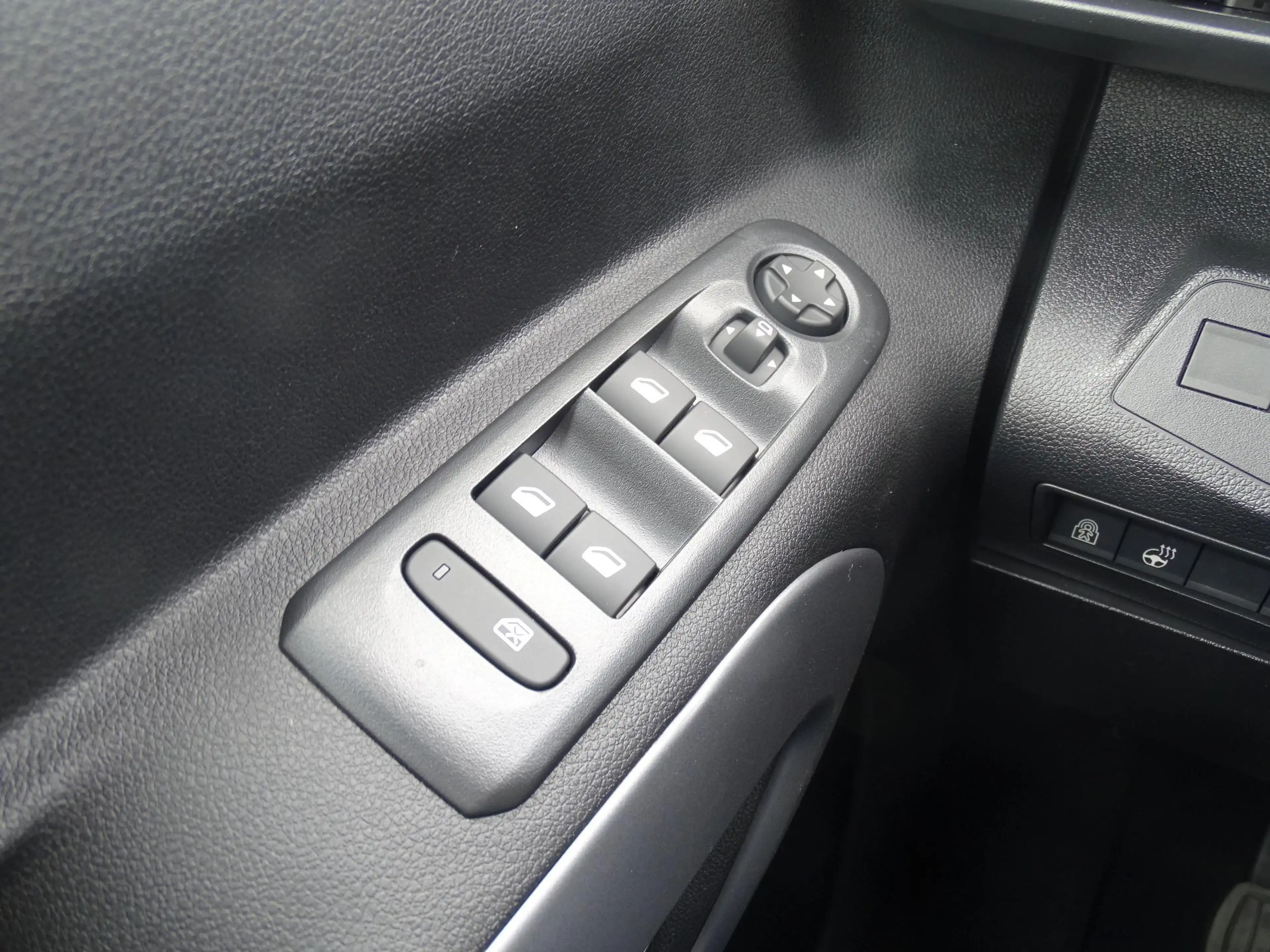 Opel Combo Life 1.5 Turbo D 130 MT6 — photo 15