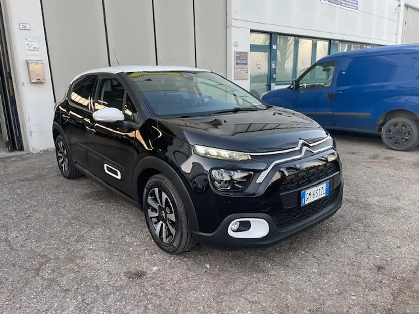 Citroen C3 C3 1.2 puretech Shine Pack s&s Negro - 2