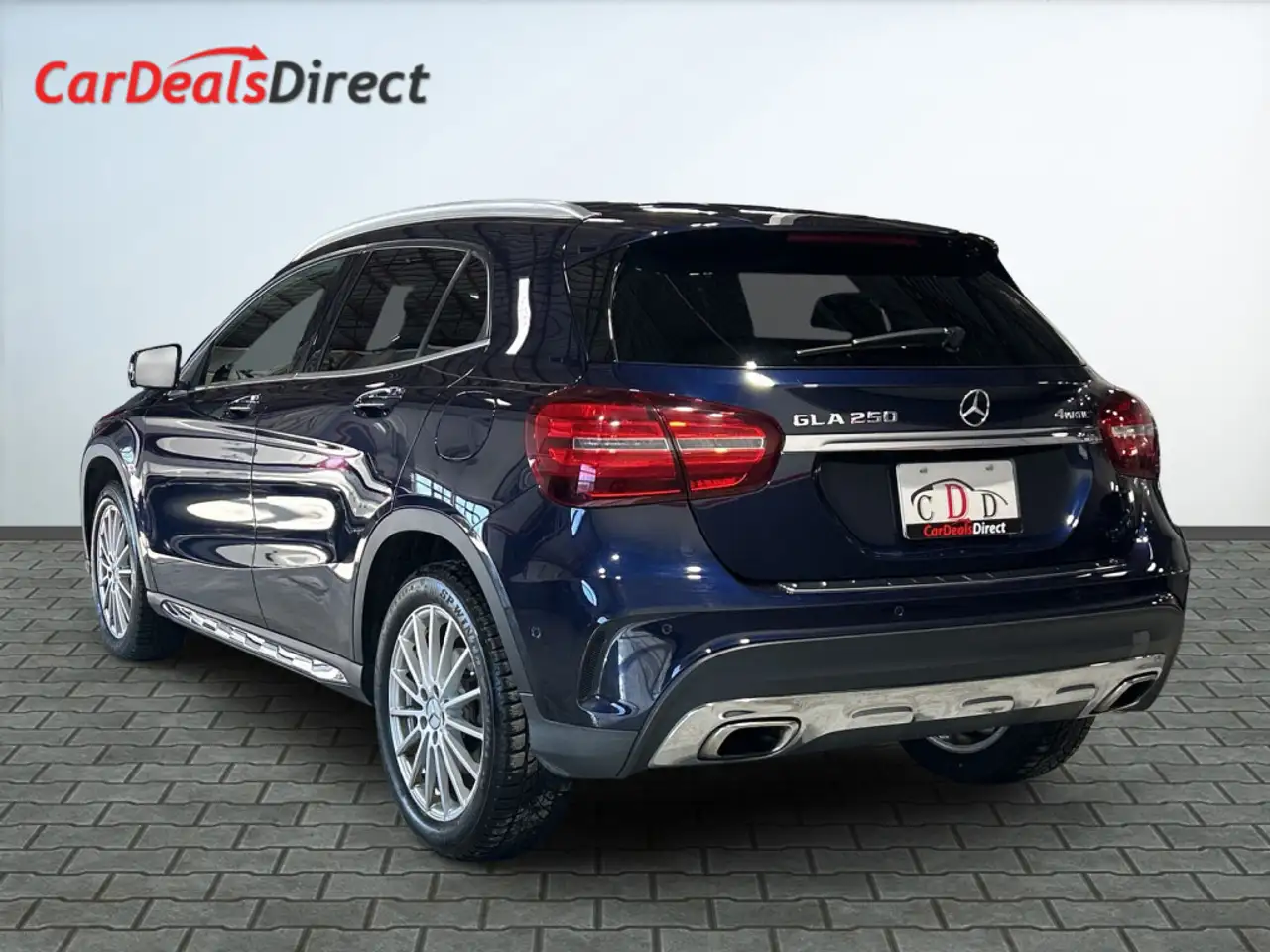 Mercedes-Benz GLA снимка Mercedes-Benz GLA