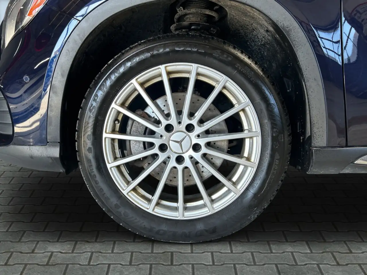 Mercedes-Benz GLA снимка Mercedes-Benz GLA