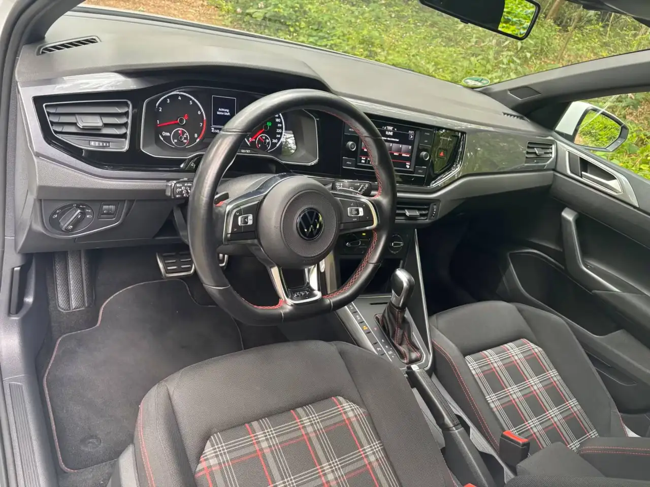 Volkswagen Polo GTI — photo 11