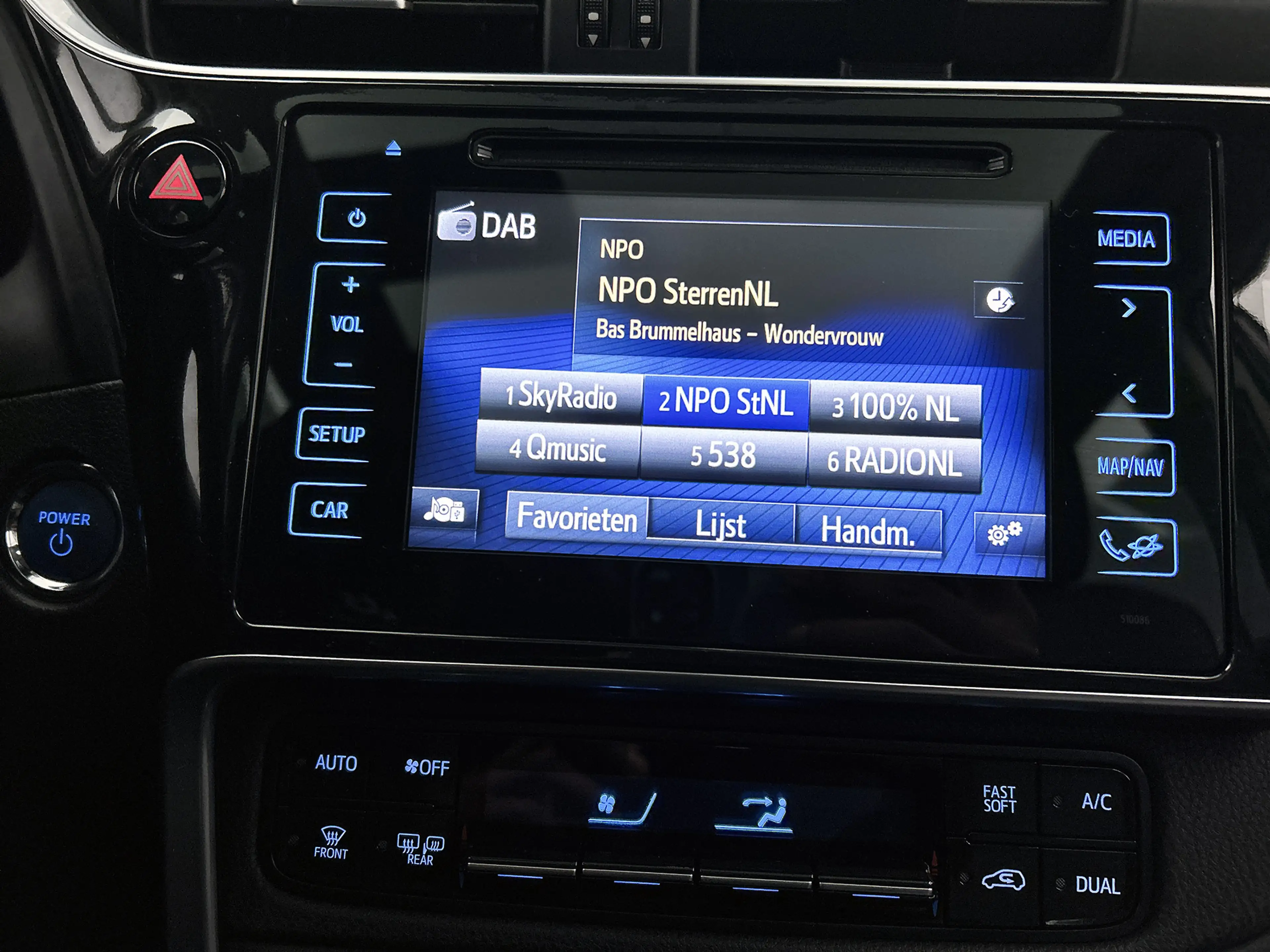 Toyota Auris 1.8 Hybrid Executive | Trekhaak afneembaar | — photo 10
