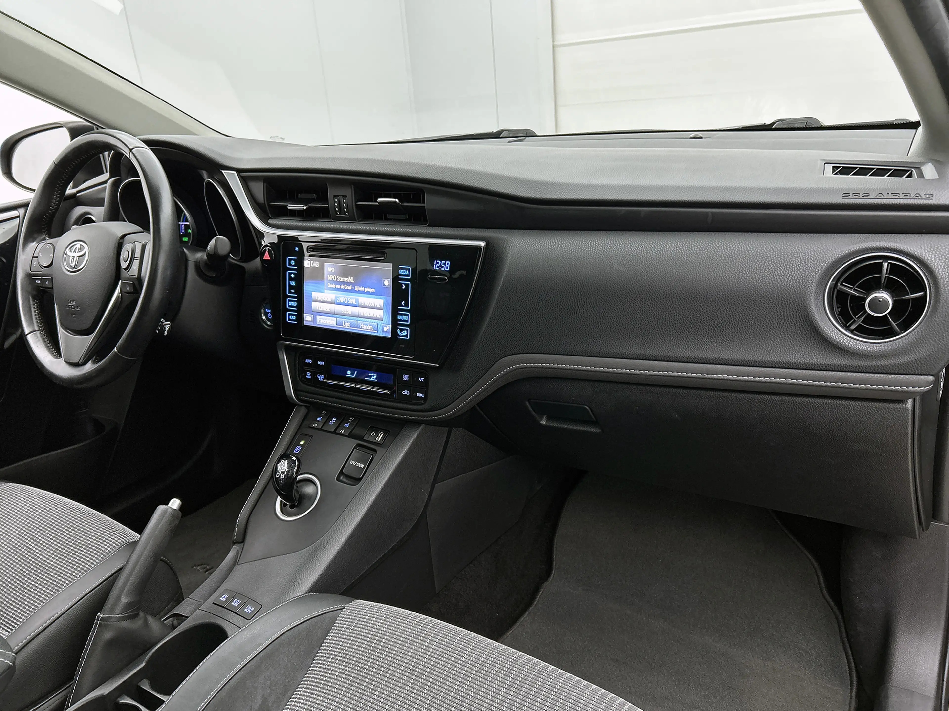 Toyota Auris 1.8 Hybrid Executive | Trekhaak afneembaar | — photo 7