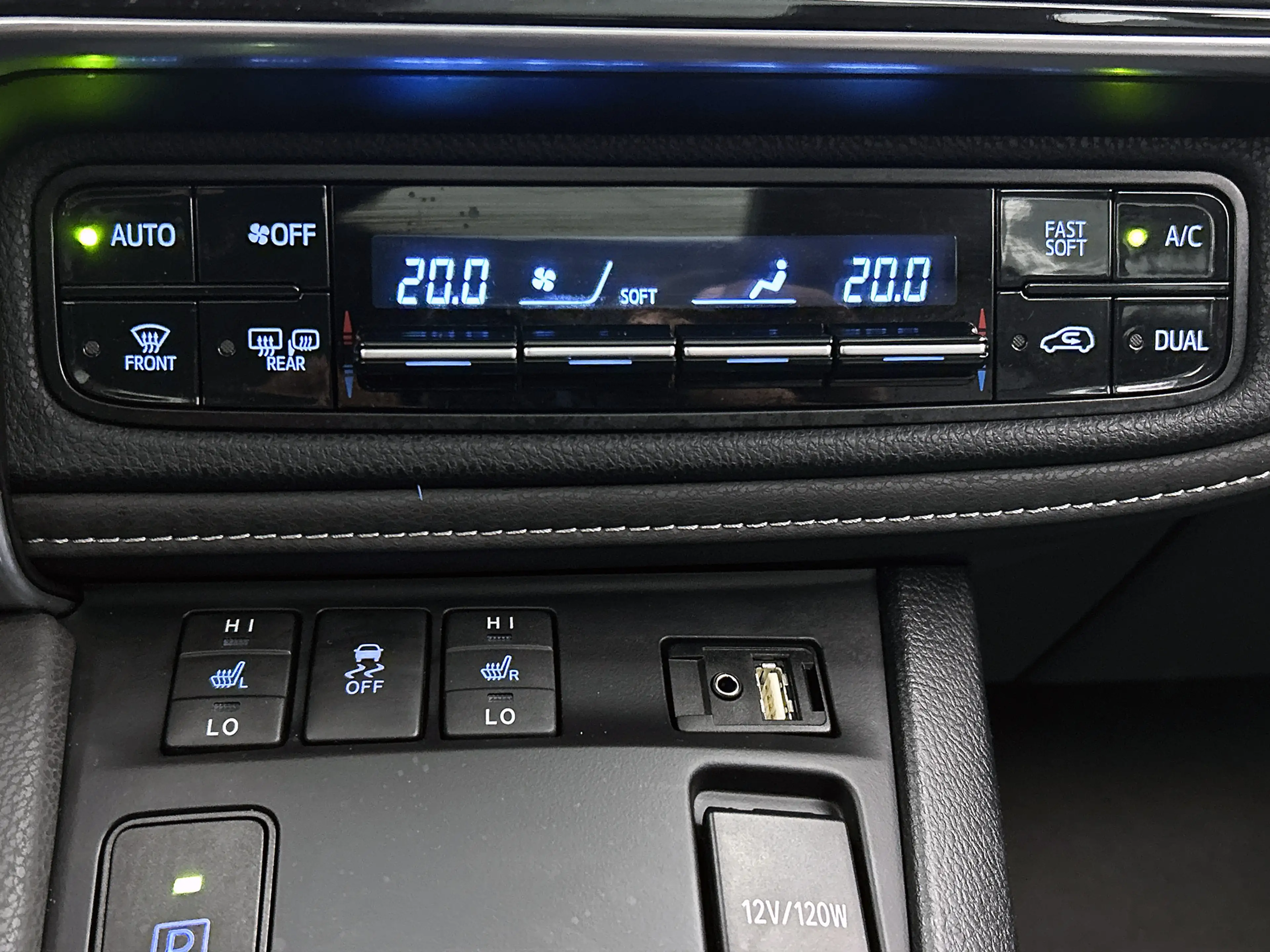 Toyota Auris 1.8 Hybrid Executive | Trekhaak afneembaar | — photo 11