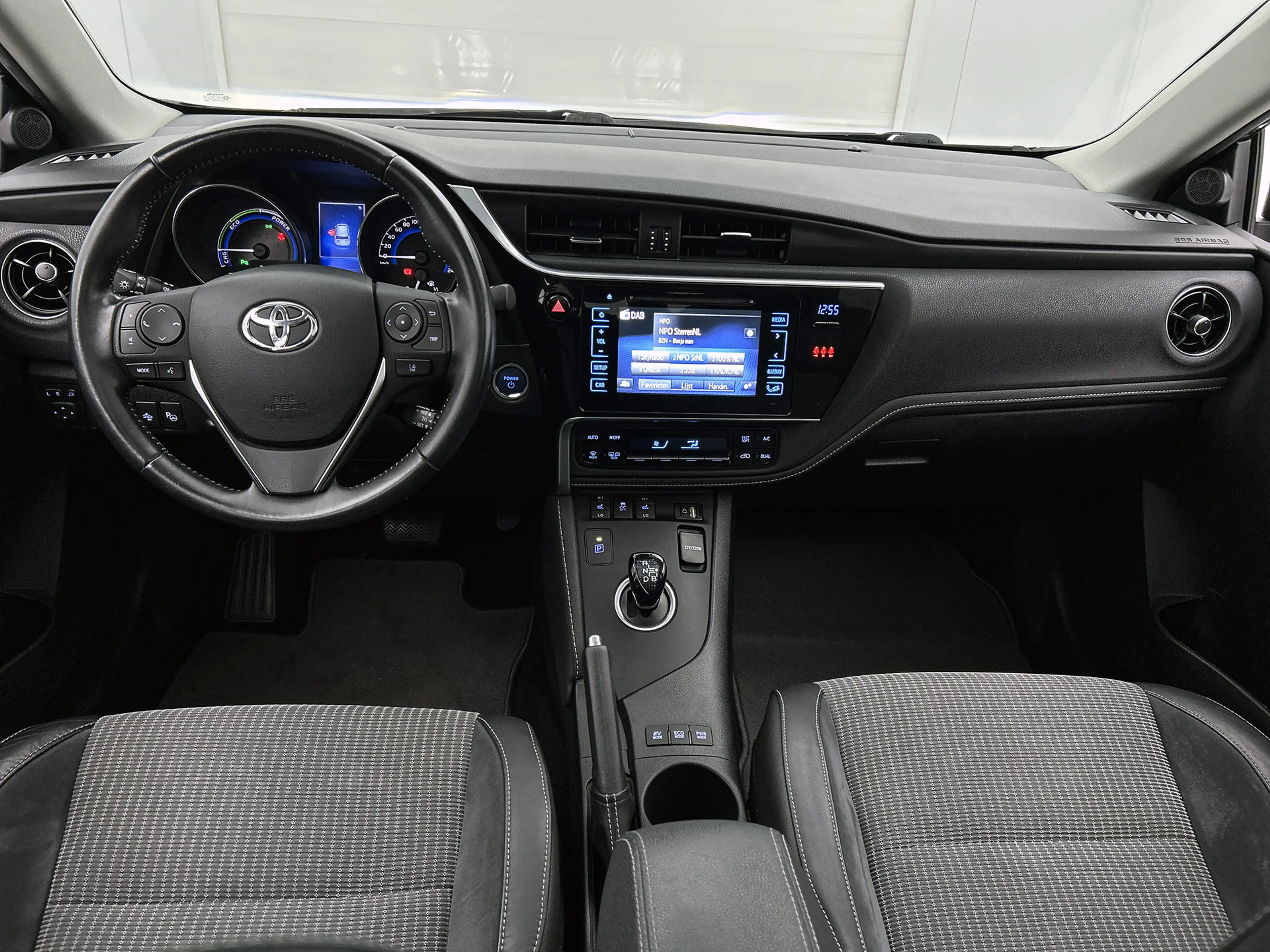 Toyota Auris 1.8 Hybrid Executive | Trekhaak afneembaar | — photo 5