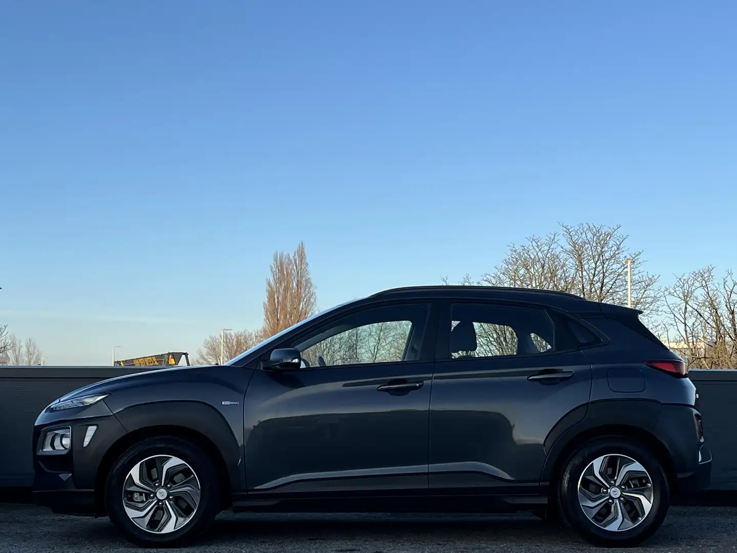 Hyundai KONA 1.6 GDI HEV Automaat Comfort | Trekhaak | Achterui Gris - 2