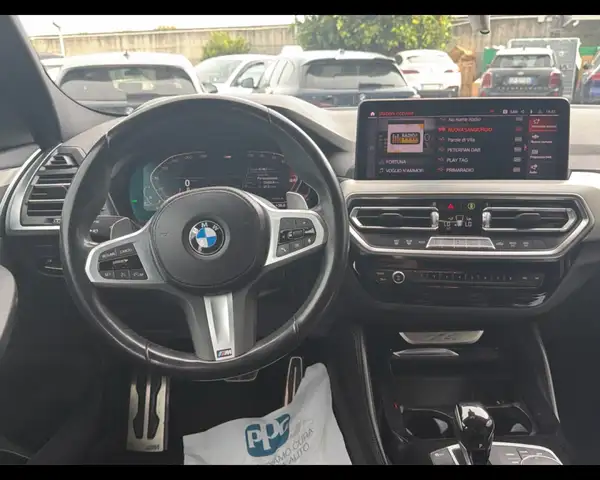 BMW X4 view 15