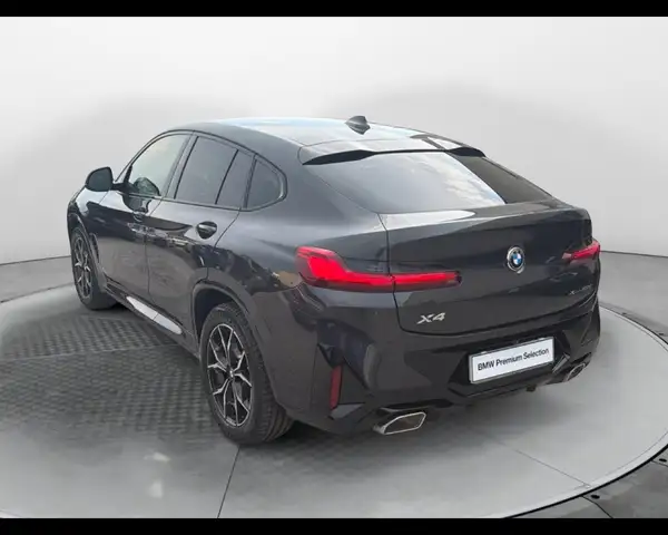 BMW X4 view 8