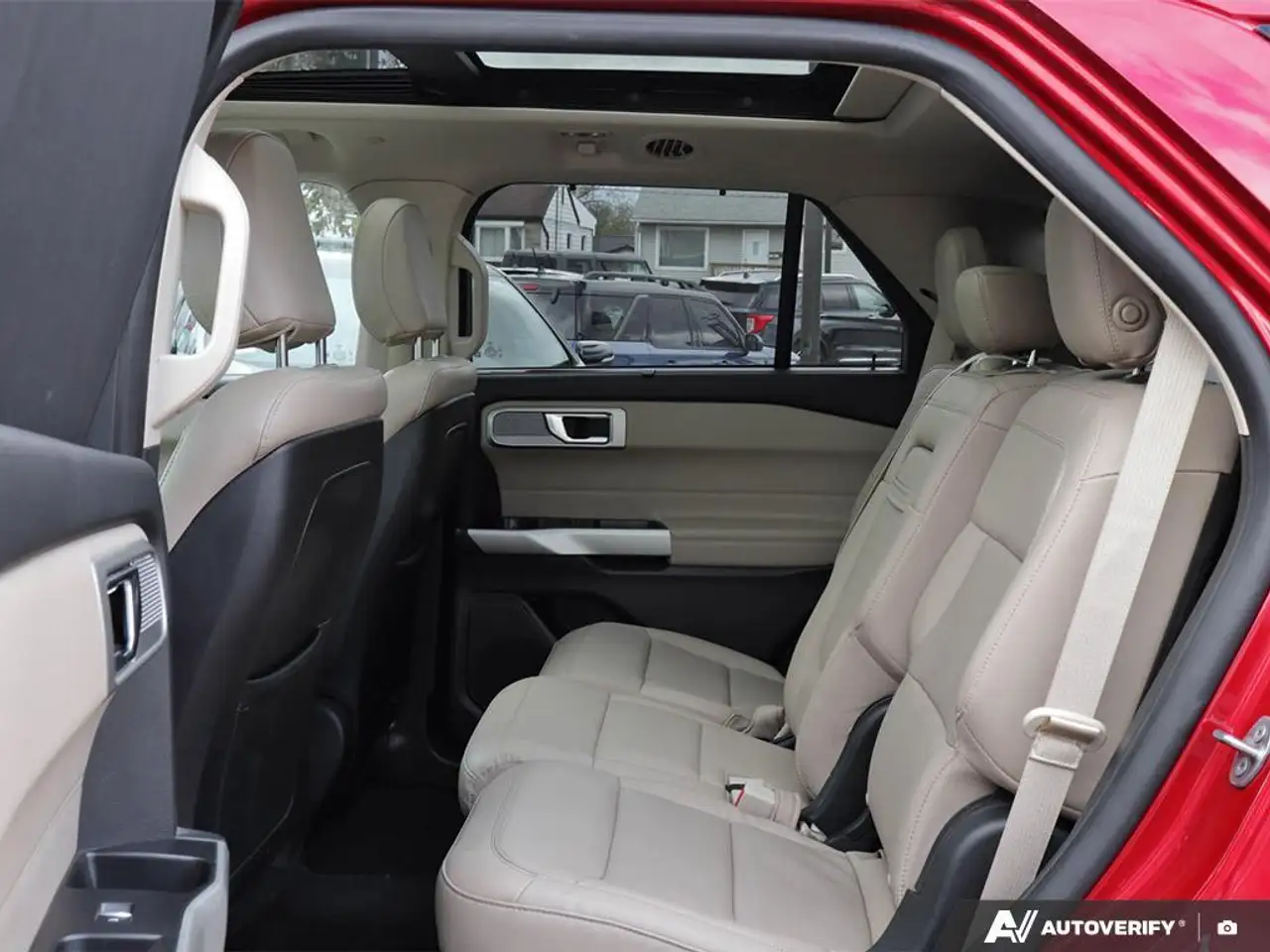 Ford Explorer снимка Ford Explorer