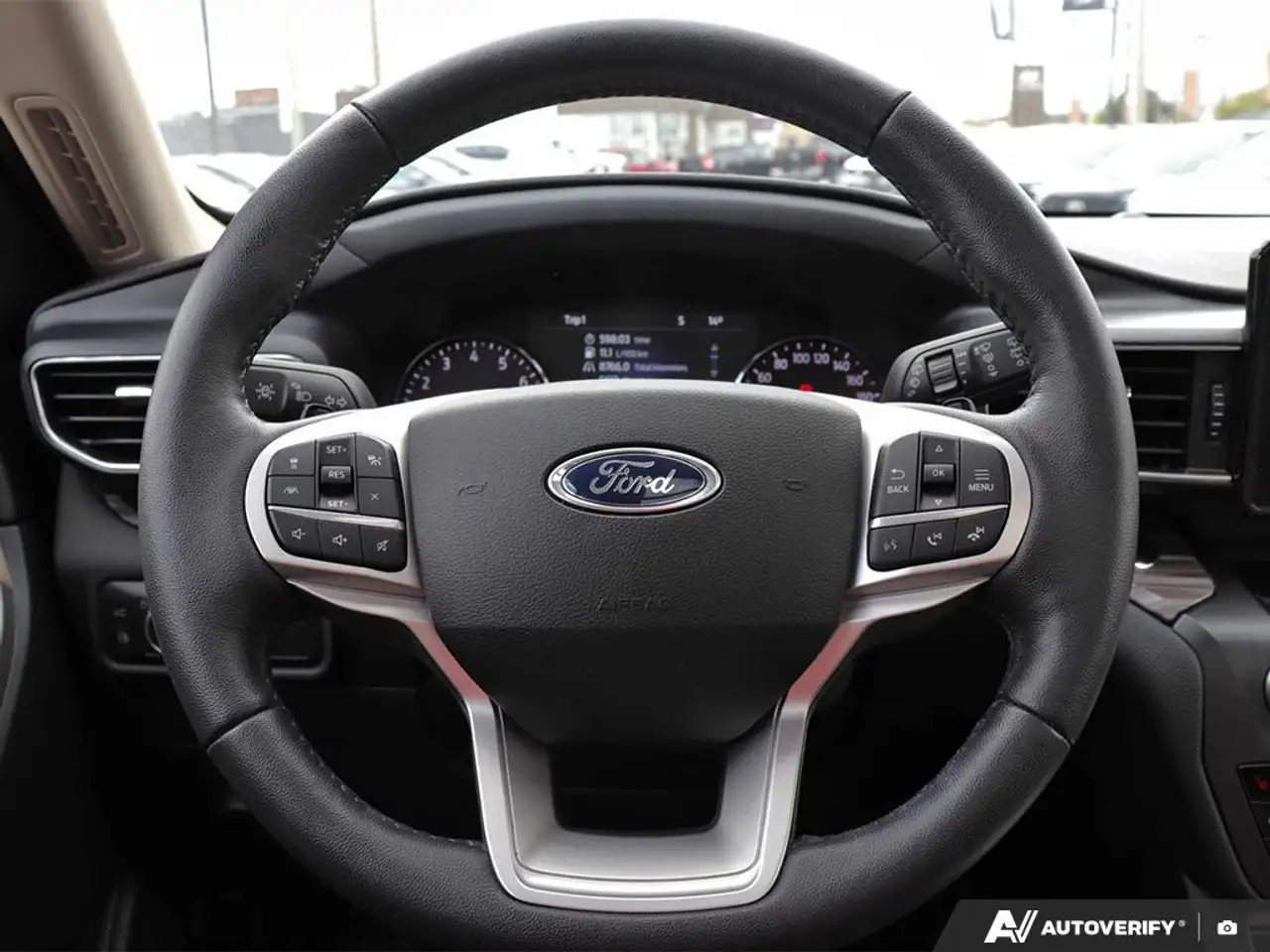 Ford Explorer снимка Ford Explorer