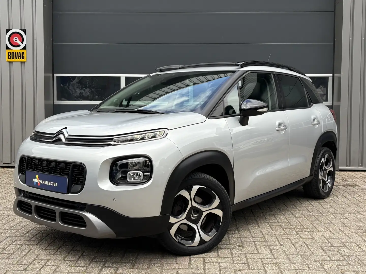 Citroen C3 Aircross 1.2 PureTech S&S Shine Automaat | Pano | Leder | N Gris - 1