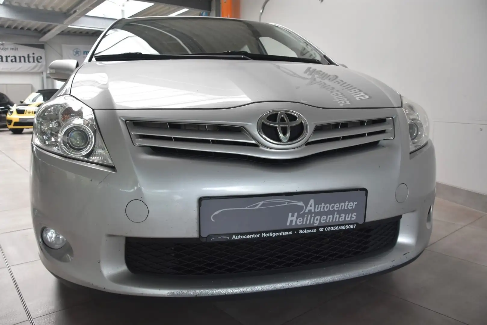 Toyota Auris 2.0 Edition Alufelgen Klimaauto Bluetooth Silber - 1