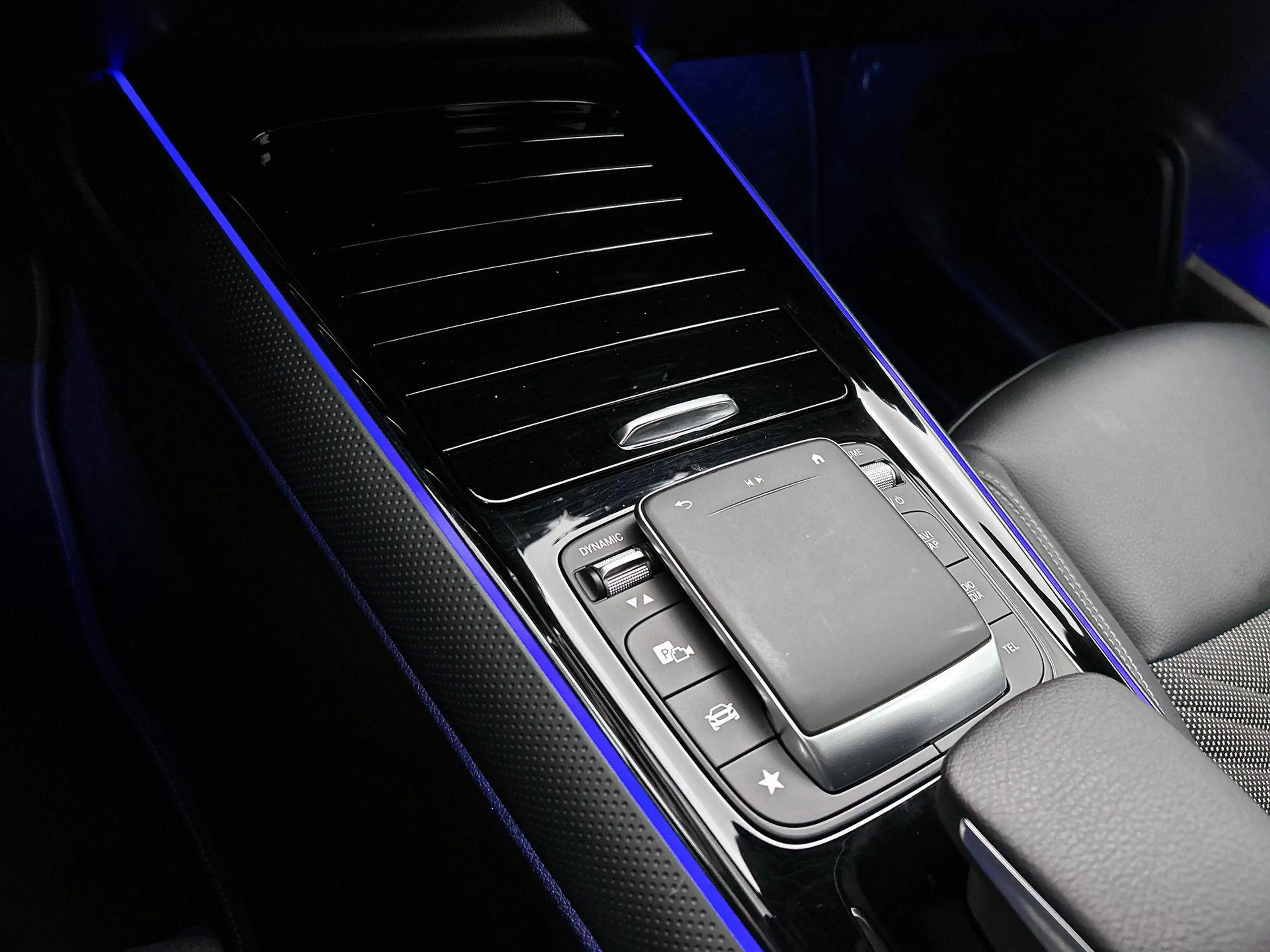 Mercedes-Benz GLA 180 Business Solution | Verwarmde Zetels | Navigatie | — photo 10
