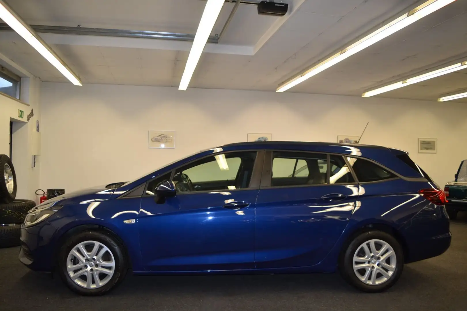 Opel Astra K Sports Tourer Edition (Modell 2021) Blau - 1