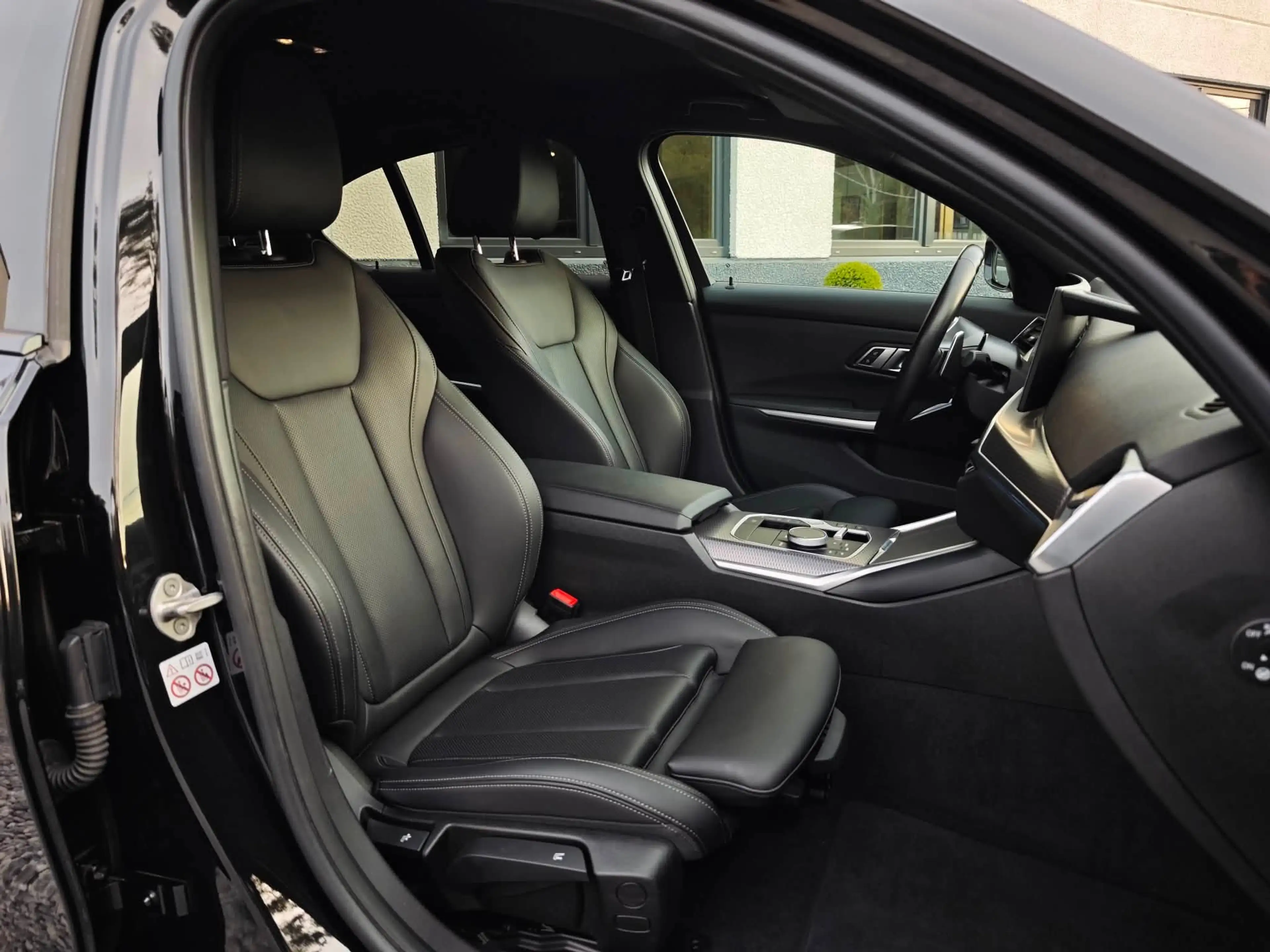 BMW 316 dAS PACK M | CURVED DISPLAY | ECL. AMBIANT | CUIR | CARPLAY | JANTES 19 — photo 10