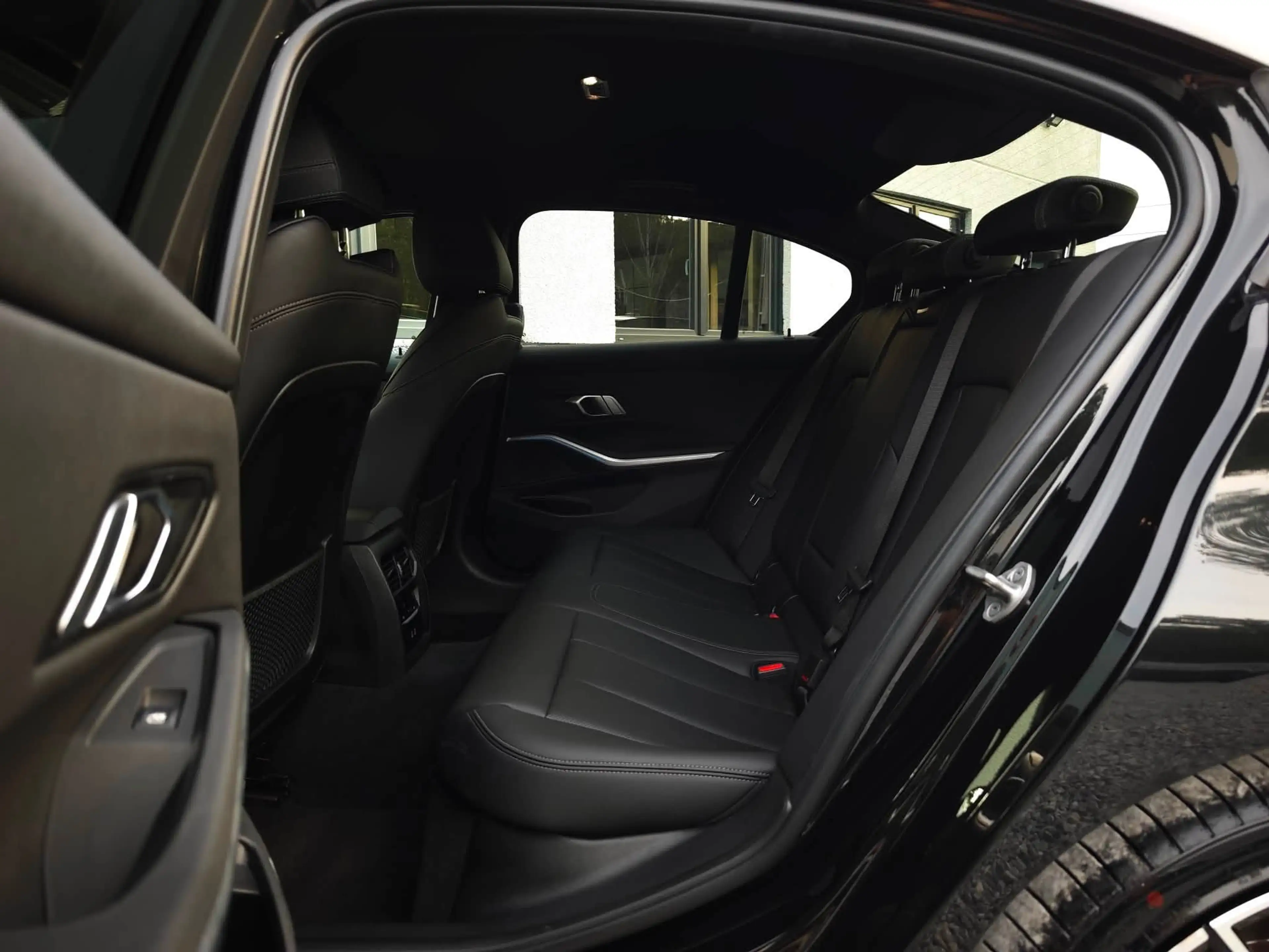 BMW 316 dAS PACK M | CURVED DISPLAY | ECL. AMBIANT | CUIR | CARPLAY | JANTES 19 — photo 15