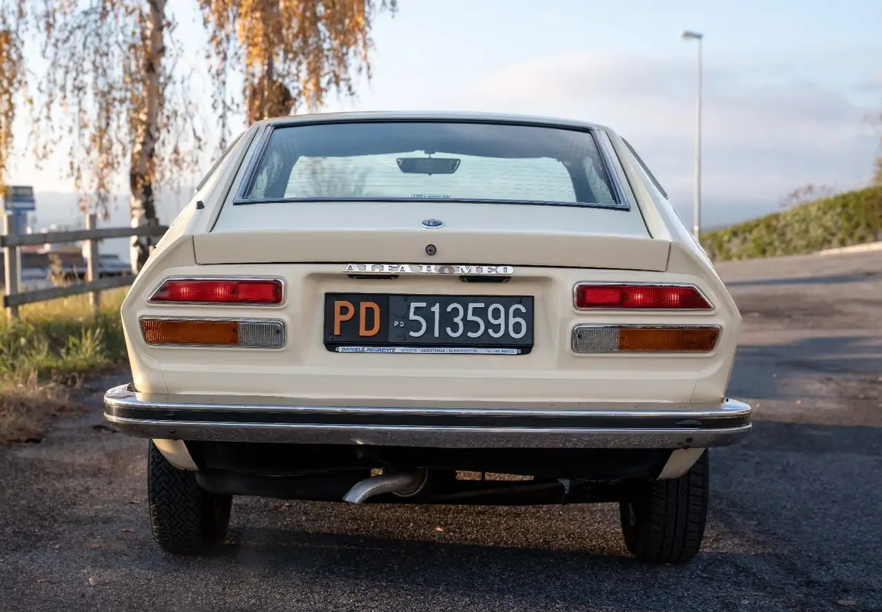 Alfa Romeo GTV 2.0, foto 2