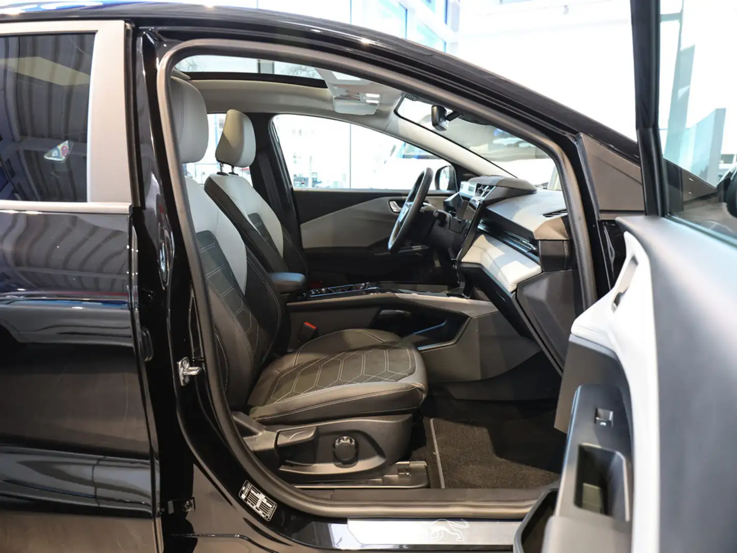 Ford Puma Gen-E Premium 43 kwh +PANORAMA Schwarz - 2