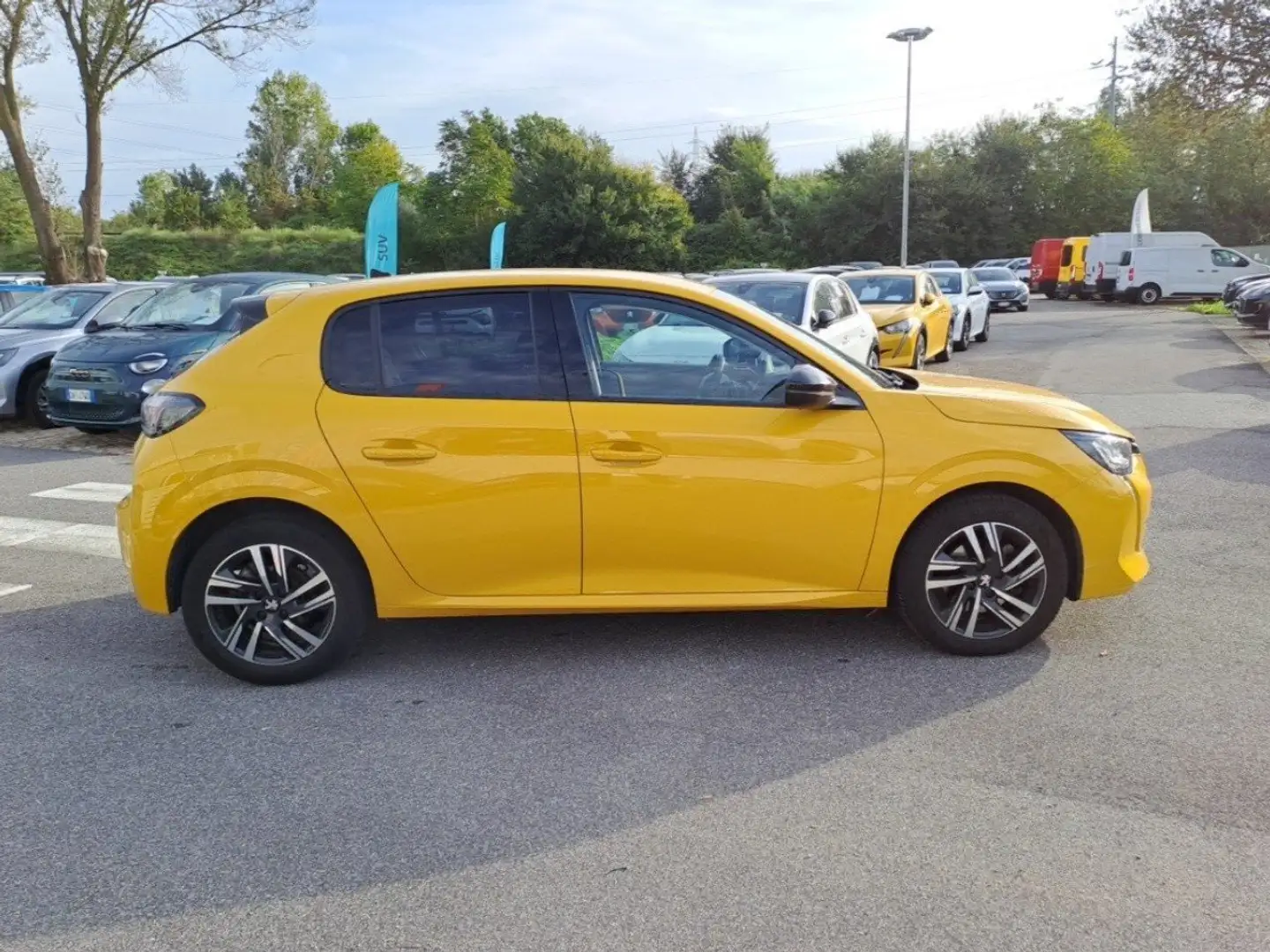 Peugeot 208 Allure Pack BlueHDi 100 S/S Giallo - 2