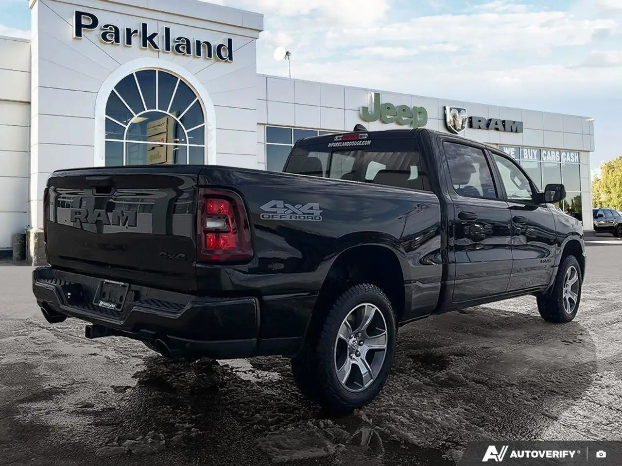 RAM 1500 снимка RAM 1500